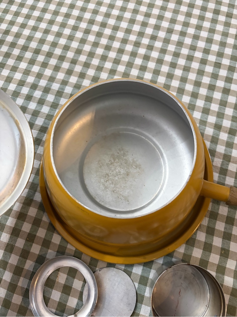 Vintage Yellow Enamel Fondue Pot with lid - Picture 2 of 11